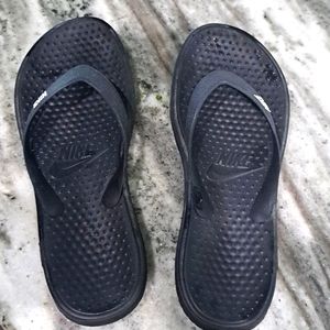 Nike flip flops